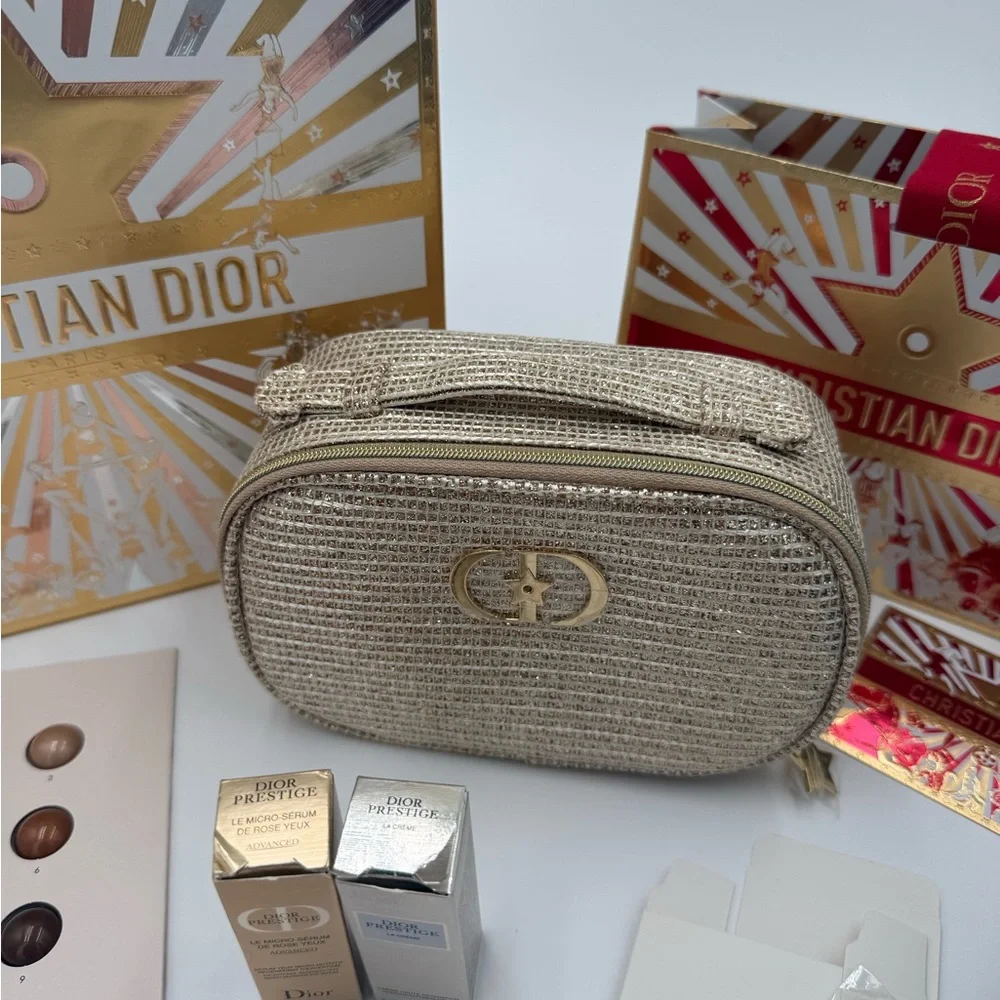 Dior Gold and Navy Holiday Makeup Set - Picture 2 of 10